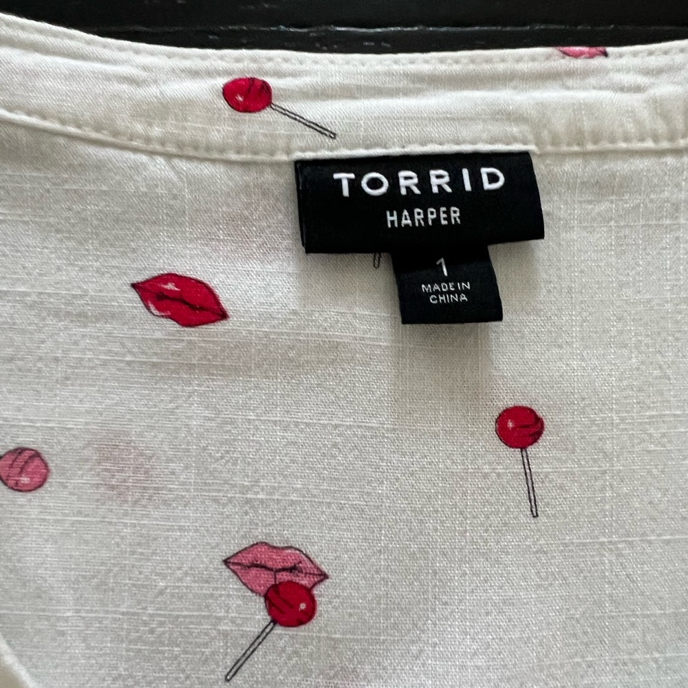 Torrid blouses size 1 - Picture 8 of 10
